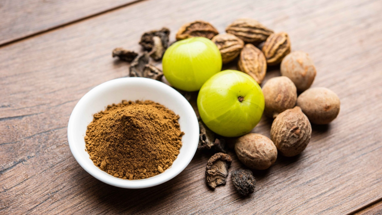 vecteezy_ayurvedic-triphala-churan-or-trifala-powder-is-an-ancient_15933444_11zon