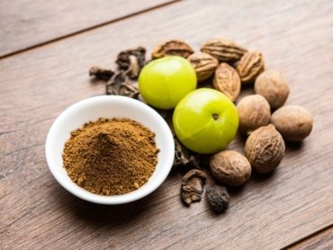 vecteezy_ayurvedic-triphala-churan-or-trifala-powder-is-an-ancient_15933444_11zon