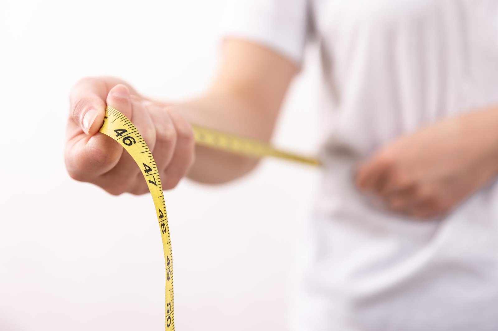 Illustration of RM-718, a once-weekly MC4R agonist, showing weight loss and appetite regulation in acquired hypothalamic obesity following positive Phase 2 trial results.