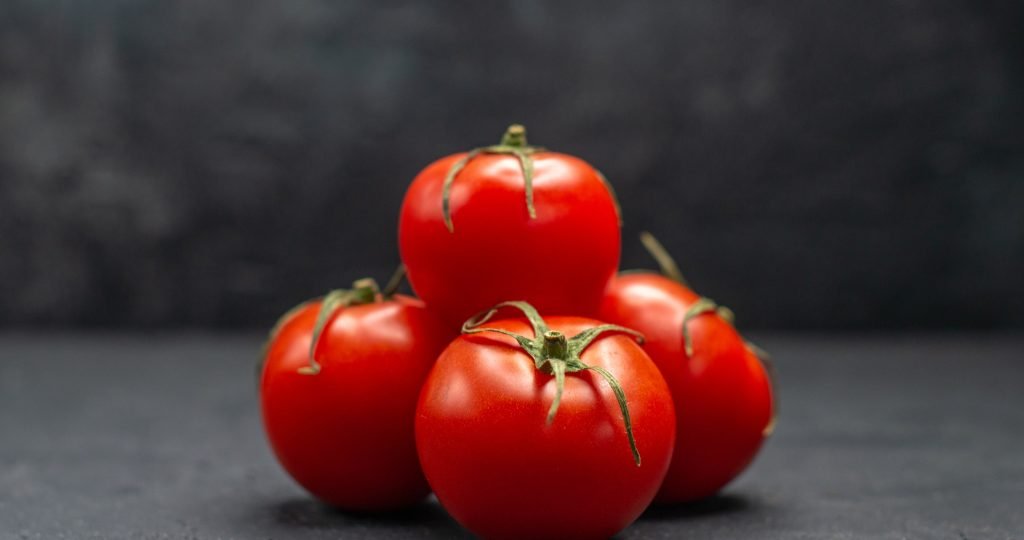 Adults with metabolic dysfunction-associated steatotic liver disease (MASLD) participating in the POMOSANO randomized trial evaluating daily consumption of raw tomatoes and tomato sauce, with liver fat measured using FibroScan controlled attenuation parameter (CAP).