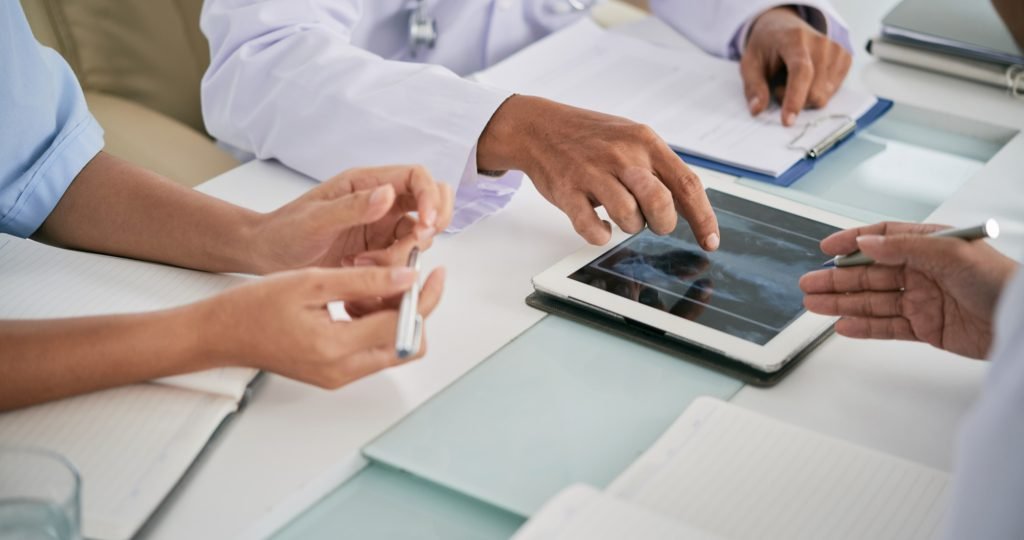 Amplia and Lilly will evaluate narmafotinib plus olomorasib in a Phase 1b/2b trial for KRAS G12C-mutant NSCLC to overcome resistance and improve outcomes.