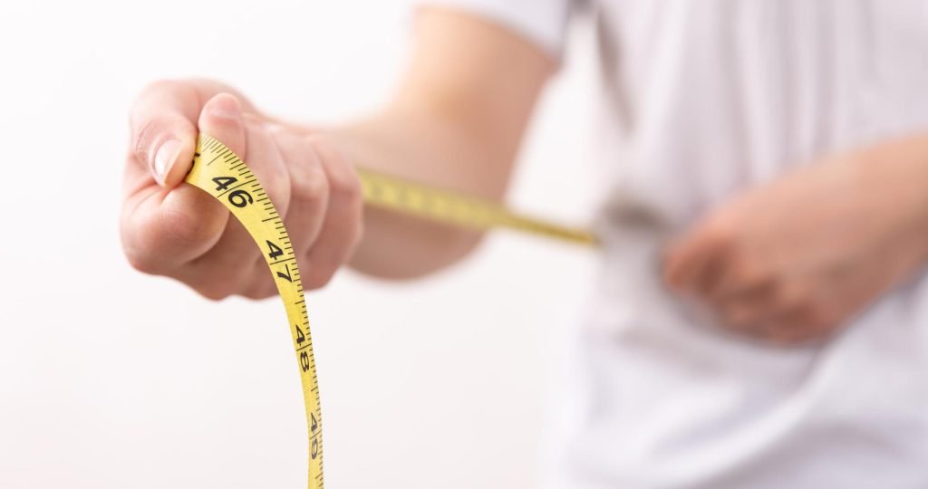 Illustration of RM-718, a once-weekly MC4R agonist, showing weight loss and appetite regulation in acquired hypothalamic obesity following positive Phase 2 trial results.